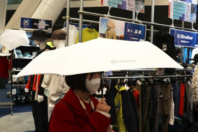 【ショップ店員に聞く！注目のアウトドアウェア】「XShelter 暑熱α」採用の帽子と日傘で頭をガード！  この夏絶対手放せない熱中症防止アイテムがコレ〈ワークマンvol.3〉の画像004