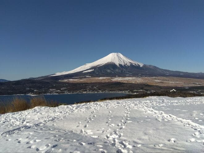 富士山と山中湖の絶景ベストスポットはここ！ 湖畔から軽アイゼン使用＆穴場感もうれしい「大平山」山頂からの冬パノラマ「3月・登山レポ」の画像006
