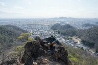 【首都圏近郊】春の週末ハイキングおすすめルート「足利アルプス」は標高の割に高度感＆歩き応え＆夜景が抜群！