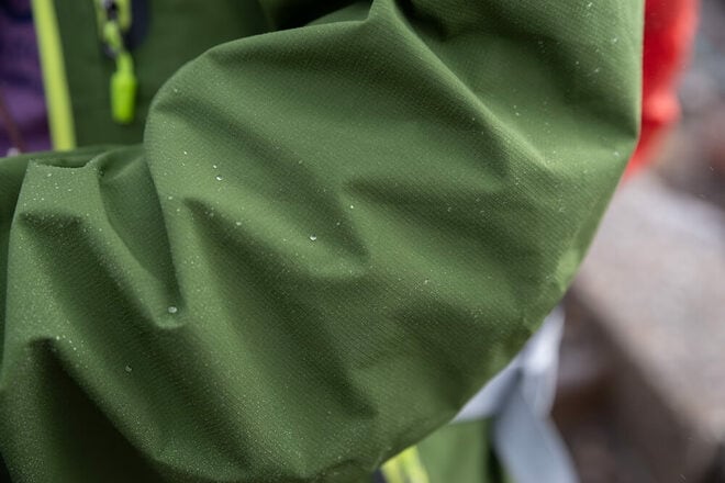 登山用レインウェア