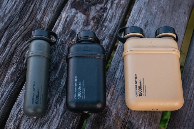 「ガス缶から “電気のボトル” へ」エレコム・NESTOUTが提案する、美しくてタフな屋外給電システム！  強くて拡張性高め「アウトドアバッテリー」の画像001