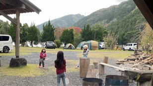「あっ！ 危ない！」子どもがケガするその前に「備えておきたい」キャンプの安全対策と「応急治療の豆知識」