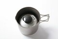 湯沸かし調理の強い味方が現れた！ 軽さと使いやすさを追求した調理ギア「Ti Mug pot 500」「Ti 570FD Cup」＜エバニュー＞の画像003
