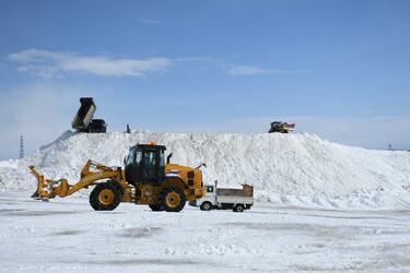 2ページ目) 除雪あとの「巨大な雪壁」の行く末とは！？ 知られざる「排
