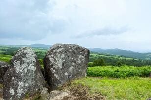 壮大！ 360度「阿蘇の大自然パノラマ」！ 謎の巨石が点在する「古代人の祈りの場」パワースポット「押戸石の丘」トレッキング