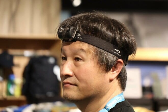 【ショップ店員に聞く！ イチ推しアウトドアギア】日帰り登山でも必須の「ヘッドライト」 初めてにちょうどいいコスパ＆機能も十分のモデル〈アルペントーキョー vol.8〉の画像002