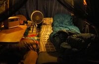 「車中泊」外気温20℃でも、車内はいつもの“熱帯夜”！  持っててよかった～「HAGOOGIのコードレス多機能扇風機」徹底活用レポ