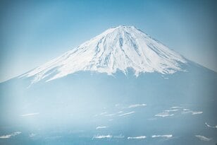 【ハイカー女子の一杯】 春ハイクで「雪頭ヶ岳」！  雄大な富士山に会いにいく “4杯目” 山梨県 2025年