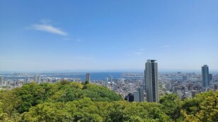 山にも海にも近い「神戸の街」市内から「駅スタート・往復3時間」で登れる＆瀬戸内海や夜景の展望広がる「初心者OKの低山」3選！