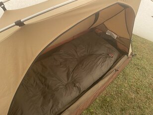 冬キャンプでも爆睡できる！ 100均「ダイソー」グッズでの底冷え対策「厳選アイテム」