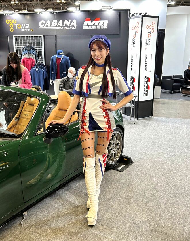 速報！「東京オートサロン 2024」が開幕！！ ド迫力のドリフト走行実演も、“可愛い子ちゃんやセクシー系美女まで” イベントを彩るコンパニオンも、待っている！【編集部リポート 第1弾】の画像009