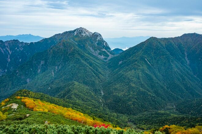 【登山】ここ数年で一番の美しさ「南アルプスの貴公子と女王の山岳紅葉」 日本の1-2-3位の高峰を望む  南アルプス・2025年の画像015