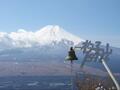 山頂で鳴らせ！  名物「天空の鐘」の美しい音色！  雪化粧の「杓子山」から望む大パノラマの「富士山と山中湖」＆選べる “下山温泉” も嬉しい「登山レポ」の画像007