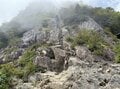西日本最高峰・日本百名山「石鎚山」で “ほぼ垂直”＆“まさに修験” の鎖場を体験！  登り方は母子夫妻3人それぞれで… 見事登頂！ レポートの画像006