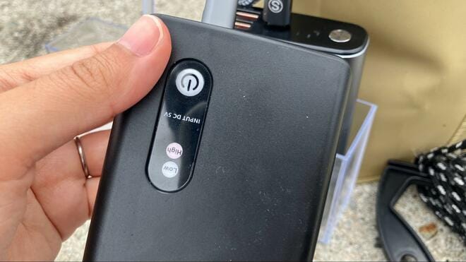 100均「ダイソー」の「1,000円エアーポンプ」 堤防釣りで使ってみた！  釣った魚が元気＆手持ちのモバイルバッテリーが使えて便利！  注意点は？の画像002