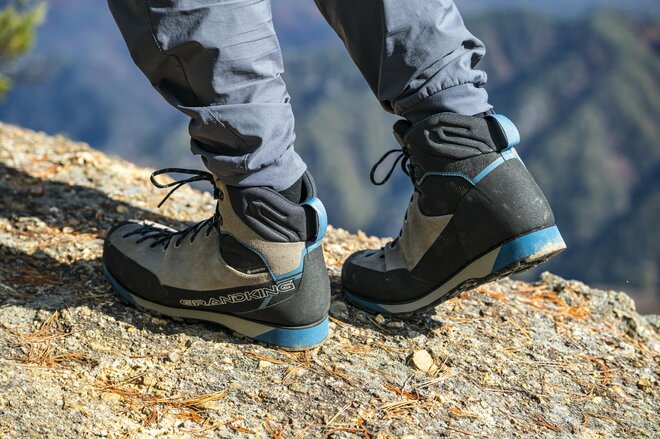 【登山】足入れした瞬間からわかるフィット感！  日本の老舗登山靴メーカー「キャラバン」GRANDKINGシリーズの意欲作 “GK_ALT HI”  夏の高山で活躍してくれる一足  2026年の画像001