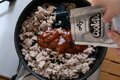 ＜調味料いらずの簡単ボリュームキャンプ飯！＞クック ドゥをスマートに活用した熱々時短レシピ「麻婆茄子かた焼そば」の画像006