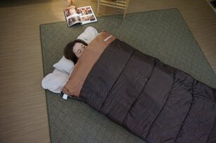 かさばる「来客用の寝具」問題を解決する快眠ギア！  おうち用寝袋「ねぶくろん」コンパクト収納＆機能的「三方ジッパー」で夏もOK【ベアーズロック】