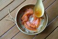 5分でぱぱっとできる！  蒸し暑い時期にぴったりな「サーモンユッケ風そうめん」【季節の外ごはん vol.52】の画像006