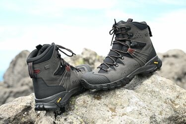 Columbia - 新品 コロンビア ジオテラ アウトドライ エルティーアール23.5 Black コロンビアから“最高峰”の登山靴『ジオテラ アウトドライ』が