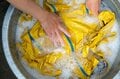 【アウトドア豆知識】レインウエアのセルフケア術「マメに洗って収納袋には入れない」のが正解!?の画像007