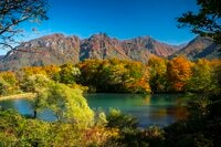 【紅葉登山】古道、“塩の道”トレイルの絶景散策！ 「水面に映る秋の彩りと山々の絶景を楽しむ低山歩き」 千国街道・新潟県 2024年