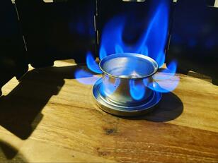 ハンドルなしクッカー、9.3cmのスポーク…「クセスゴ」形状に愛着！  創業99年！「エバニュー」ウルトラライト「極限ギア」3選！【使用レポ】