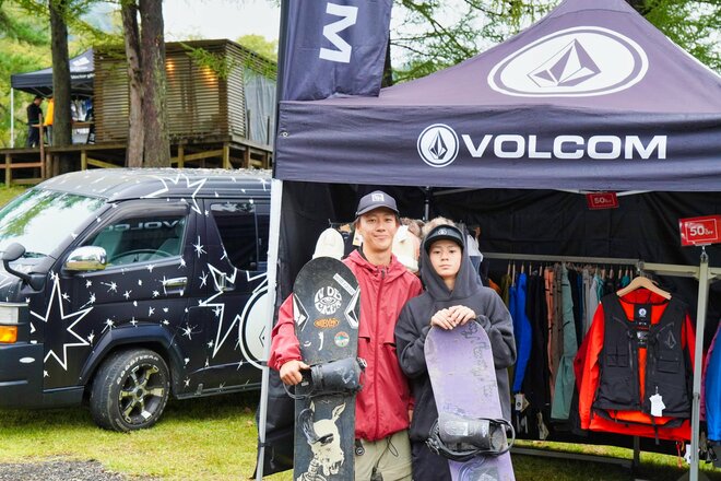 雪が待ちきれない！ 人工芝の上でプロが魅せる本気のスノーボードイベントをレポート【新潟県・2025年】の画像006