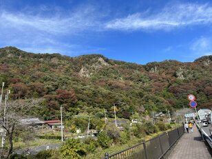 BS朝日『そこに山があるから』出演・金子貴俊も感動! 標高406mでも絶景「茨城のジャンダルム」急峻&岩峰「生瀬富士」登山レポート
