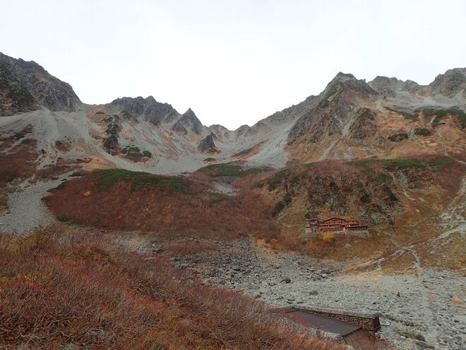【晩秋登山】北アルプスの絶景をひとり占め！ 登山者の少ない “穴場” シーズンを狙って「涸沢」＆「奥穂高岳」への画像012