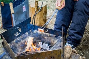 キャンプの主役「焚き火」 新たなツールで “炎とのつきあい方” はより上質なものへと変わる「アシモクラフツ」のNEWプロダクト3点