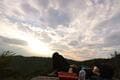 【実は毎日のように見られる「身近な絶景」】夕暮れ前の「おいしい時間」 ちょっとだけ眺めの良い場所で満喫してみよう！「トワイライトハイク de カフェ」の画像001