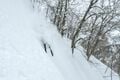 粉雪を巻き上げろ！「気分は一流ライダー」 バックカントリー界隈の憧れ　有名プロカメラマン同行の雪山滑走フォトツアーに参加してみた【長野県白馬BC 2025年】の画像008