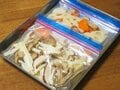 キャンプ料理の「手間と時間を大幅にカット」する秘策！＜自家製冷凍カット野菜＞があると調理がラクラク！【まとめて作って普段の料理にもどうぞ】の画像001