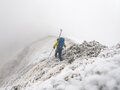 【スキーツーリングの世界】日本一長い日高山脈をスキーで滑り抜ける！ 「南日高」主稜線の長く過酷な一日  北海道・2022年の画像006
