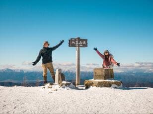 初心者が冬山登山に挑戦！「往復3時間で楽しめる」格安ツアーで行く長野県・諏訪エリア「入笠山」のスノートレッキングレポート