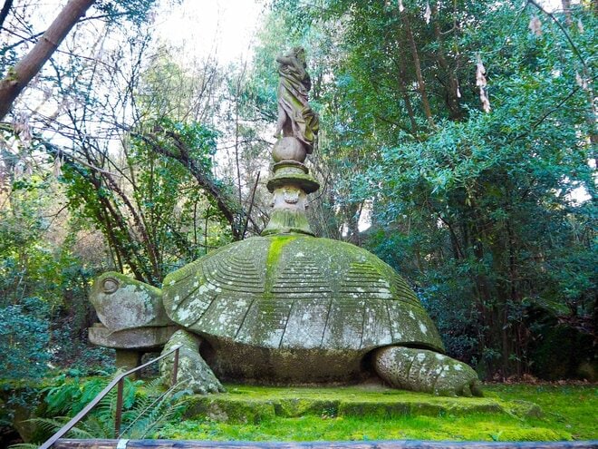 怪物が潜む聖なる森で異世界散策「謎めいた石像たちが示唆するもの」【ブーツの国の街角で vol.42】の画像009