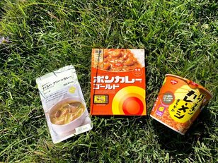 アウトドア飯の最高峰！「山頂で食べるおすすめカレー」絶品3選とは？