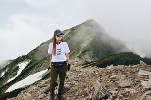 梅雨に逆戻り！？ 高山植物を愛でる山歩き！ ニッコウキスゲ咲き乱れる北アルプス・唐松岳〈長野県〉2022年