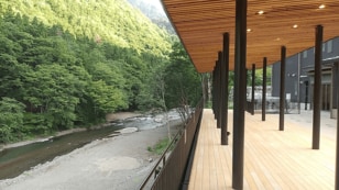 暑い日は川遊びできる「道の駅」で！ 清流・神流川で遊べる「道の駅うえの」周辺の“自然スポット”も見ごたえ十分でした！「体験レポ」