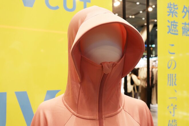 【ショップ店員に聞く！ 注目のアウトドアウェア】女性のための “UVカット” パーカーは “遮熱” 効果も加わり、肌をがっちりガードしてくれます！〈ワークマンvol.4〉の画像003