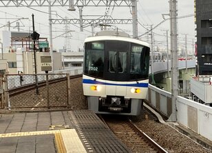日本で最初のハンバーガー・チェーンと奈良時代の歴史遺産がある深井駅【泉北高速鉄道線（その2）関西鉄道路線周辺曼荼羅 vol.47】