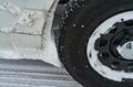 「立てたワイパーにご注意」 危険な車上の雪！ 安全で快適な雪道ドライブのために【2024年スノーシーズン】の画像004