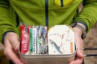 オイルサーディン頂上対決！ 日本製と北欧製「サーディン丼」にして美味しいのはどっち！？【缶詰博士の缶たん”CAN”P料理 vol.29】