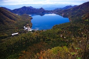 【湖一周ハイク】山上の湖をぐるりと囲む紅葉と青い水面が美しい「秋の榛名山」【今日も山旅気分 vol.44】