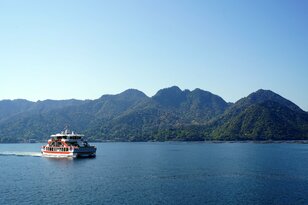 【島旅・シー・トゥ・サミット】「宮島・弥山の登山ルート」広島で青もみじの山＋海の幸＋観光＝「大人の修学旅行！」 2022年・広島県・厳島