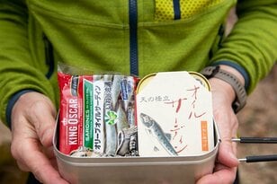 オイルサーディン頂上対決！ 日本製と北欧製「サーディン丼」にして美味しいのはどっち！？【缶詰博士の缶たん”CAN”P料理 vol.29】
