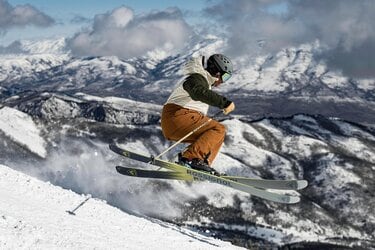 ROSSIGNOL（ロシニョール）】やはりロシニョールは冬が似合う！ 今