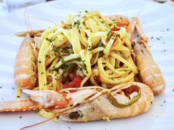 フライにパスタ、グリルも最高！  白ワインを美味しく飲むためのイタリアの魚介料理【ブーツの国の街角で vol.18「夏のおつまみシーフード」】の画像004