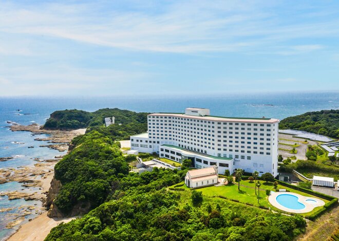 【和歌山県】太平洋を望む絶景のロケーションと黒湯の露天風呂で癒やされ、和歌山の山海の幸が並ぶ豪華ビュッフェに大満足。映え＆神秘のパワースポット満載な和歌山の旅【グランドメルキュール和歌山みなべリゾート＆スパ 体験レポート】の画像023